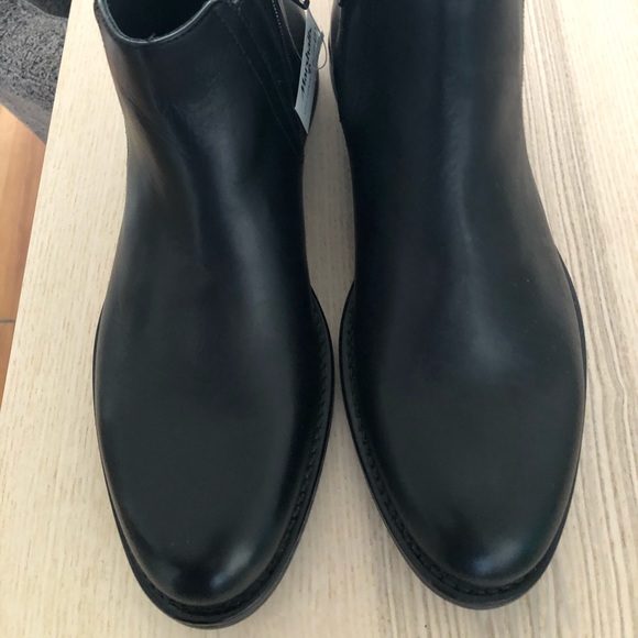 Women’s Black Leather Chelsea Boot - Picture 2 of 5
